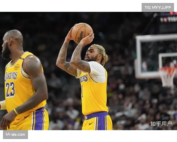 赛后通讯:湖人客场憾负国王,浓眉赛后坦言球队在协防与低位单人防守的平衡上出现犹豫 赛后通讯:湖人客场憾负国王,浓眉赛后坦言球队在协防与低位单人防守的平衡上出现犹豫