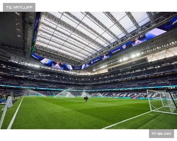 伯纳乌球场新顶棚通过最终测试,将于下赛季全面启用 伯纳乌球场新顶棚通过最终测试,将于下赛季全面启用